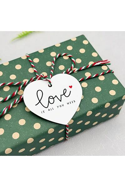 Hiras Dizayn 60Ad 6X5Cm Love Is All You Need Written with Hole Shake Label Thank You Card Clothing Packaging Card