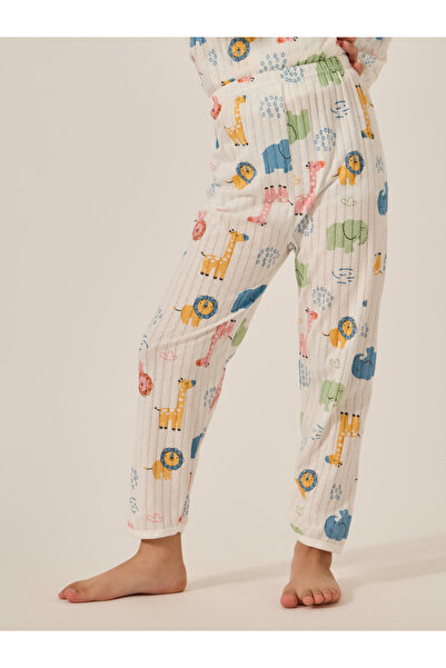 Styli All-Over Print Round Neck T-Shirt and Pyjama Set