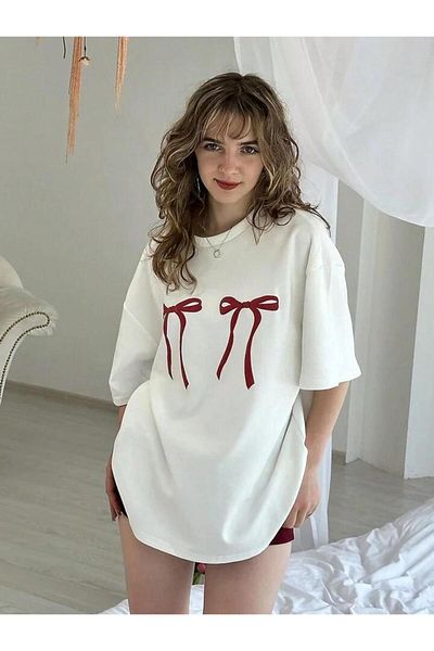 tricou supradimensionat alb cu imprimeu cu două funde