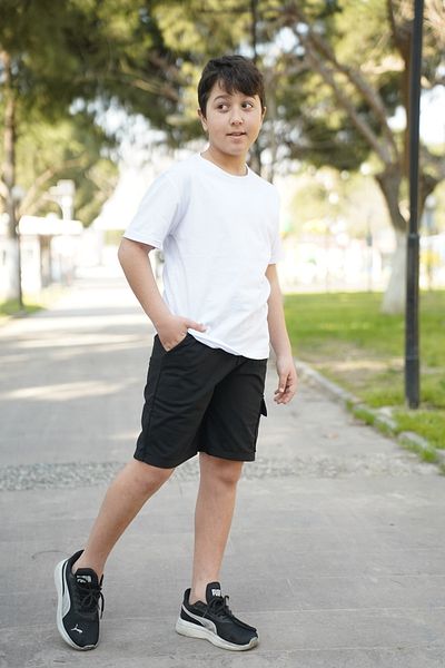 cm buseyiz Men's Basic Elegance: Capri Pocket & Short Sleeve T-Shirt Combination