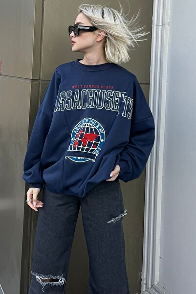 Madmext Námořnická modrá dámská mikina oversize s potiskem s výstřihem Mg1588