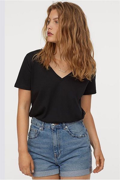 Madmext Koszulka damska Mad Girls w kolorze czarnym z dekoltem w serek MG310