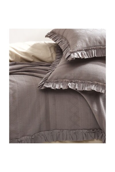 Şaheser Set cuvertura + 2 fete perna cu volan, 220 x 240 cm, Tiziana gri