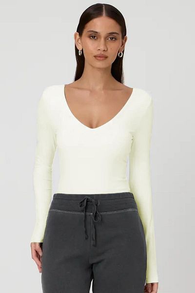 Madmext Bodysuit aus flexiblem Stoff mit V-Ausschnitt und langen Ärmeln, Modell MG2132, weiß