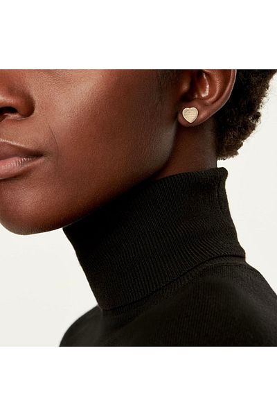 neslyaccessories حلق قلب صغير من الفولاذ المقاوم للصدأ - علامة تجارية مختومة