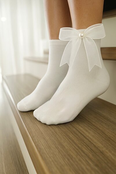 DİLARRA Boutique Fehér hosszú zokni masnival