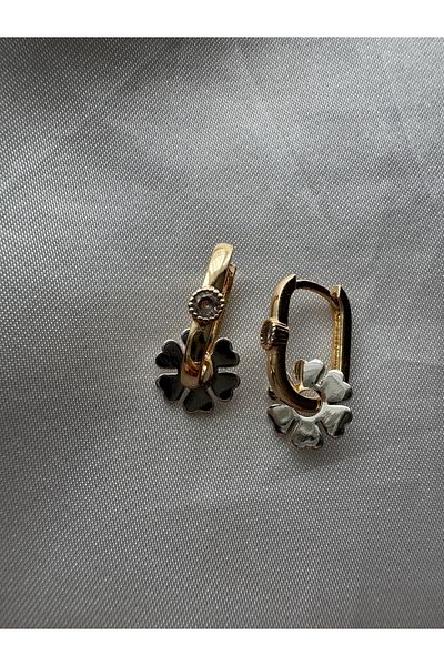 Petra Jeweils flower bead earrings