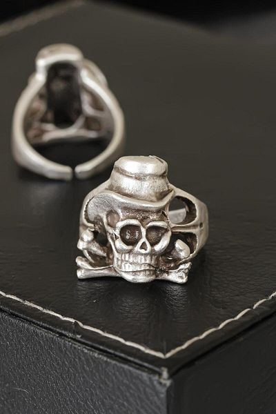 BESKAR Skull Designed Antique Silver Color Adjustable Model Men's Ring