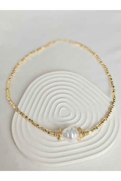 Roya Happiness BAROK İNCİLİ ALTIN RENK KÜP BONCUKLU ZARİF KADIN KOLYE