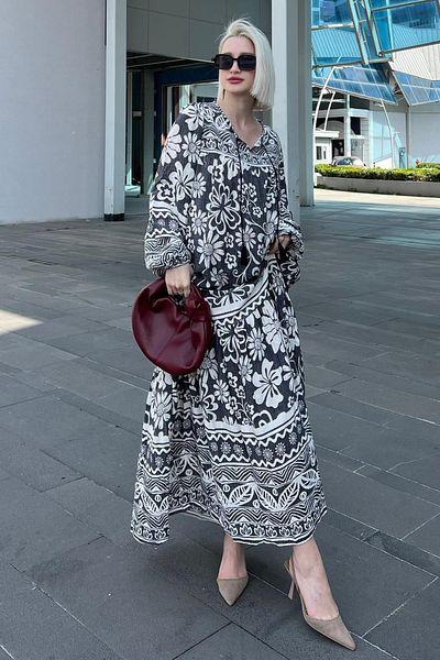 Madmext Rochie lungă cu model oversize neagră MG2055