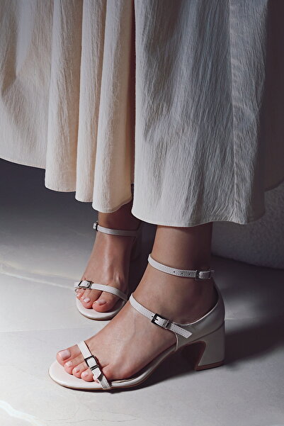 POLKA STORE Keep Women's Mary Jane Closed Back Three-Striped Square Toe Helmet Short Block Heeled Shoes