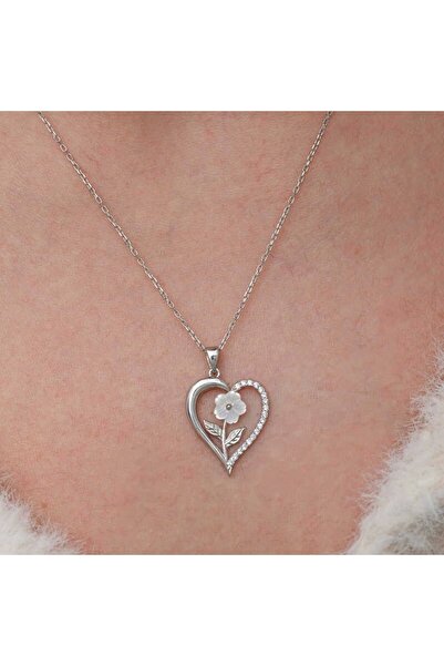 Gumush Gümüş Kalpli Beyaz Gül Kadın Kolye
