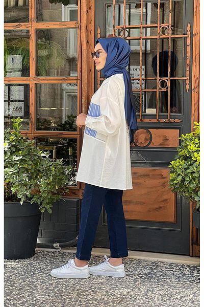 Cloche Ecru Shirt - Cl24y02cl 352101   Model