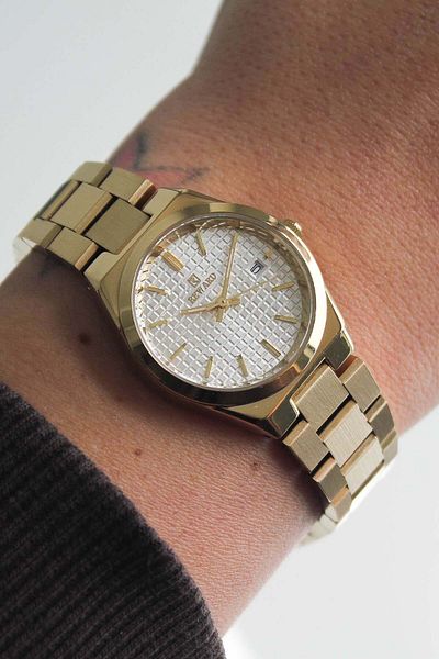 Reward Rwa 146435   Women's Wrist Watch with Steel Cord