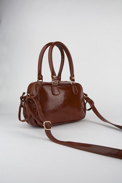 Vivaq Women's Tan Wrinkled Shiny Faux Leather Zipper Closure Strap Handbag and Shoulder Bag