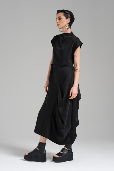 tw3 Дамска рокля с дизайн на съдийска яка