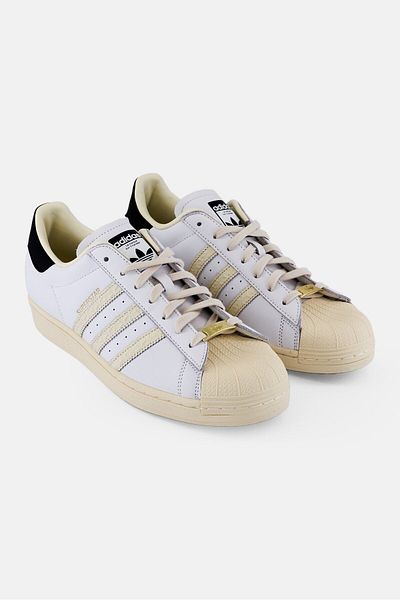 adidas Men Superstar Lace Up Outdoor Shoes, White