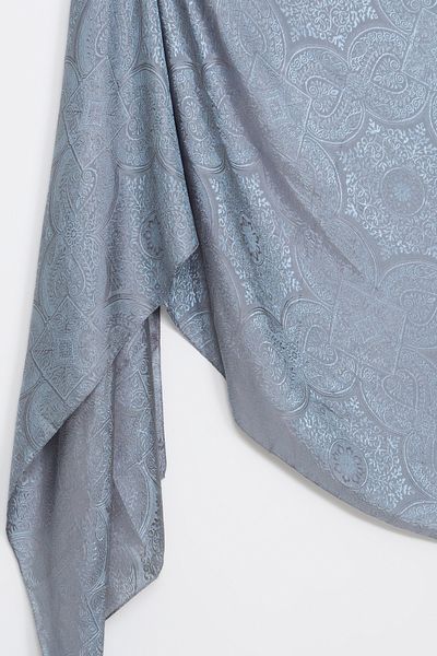 Mooncorn Vera Pattern Shine Line Shawl Dark Gray-Light Blue