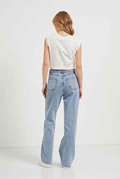 Arma Life Γυναικείο μπλουζάκι με λαιμόκοψη με μηδενικό μανίκι λευκό Crop