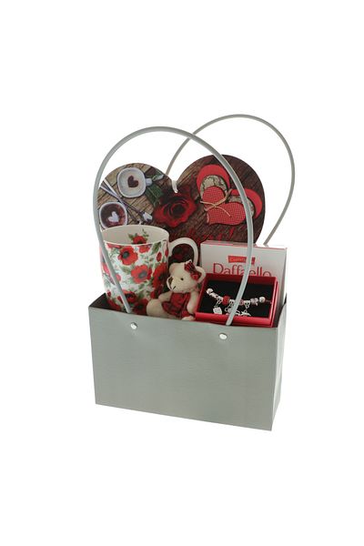 GiftExpress Women's gift set with teddy bear, mug, bracelet and I love you sign