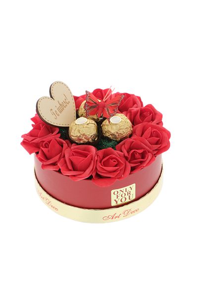 GiftExpress Arrangement with roses and chocolate I Love You 15cm
