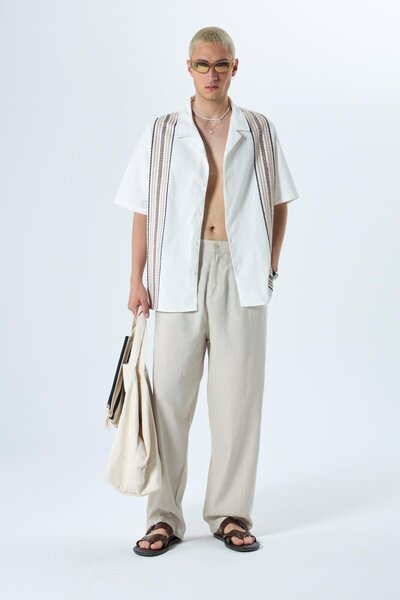 VAMOSCLO قميص كتان كبير الحجم بأكمام قصيرة بدون جيوب مع تفاصيل مطرزة، إكرو