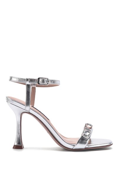 Nine West ASAYEN 3FX - Sandale cu toc pentru femei de culoare argintie