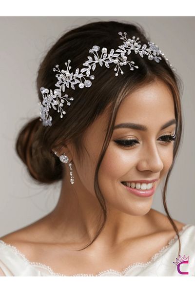 Cinderella Exclusive Design Tulle Train with Zircon Stones Pearls and Flowers Bridal Crown Silver Wedding Hairpin Accessory