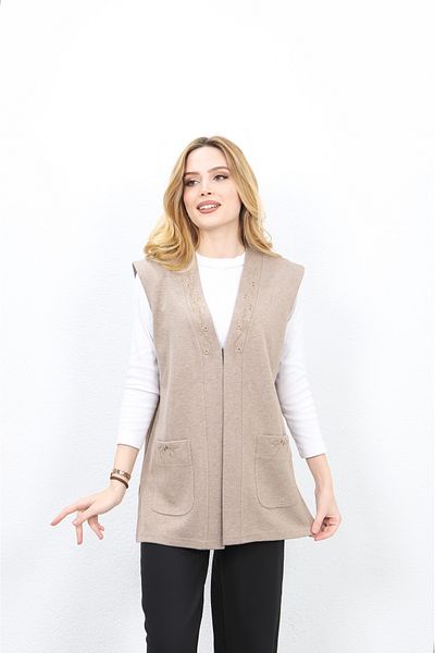 Özenli Triko Beige Mother's Vest - Steel Knit Collar and Embroidered Agraph