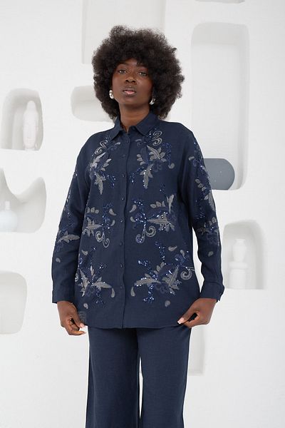 MİA NOURA FEMEIE FATA SI MANECI BRODAT OVERSIZE DIE CUT