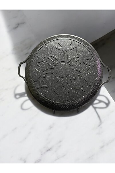 Daisy 36 cm Cast Roasting Sheet