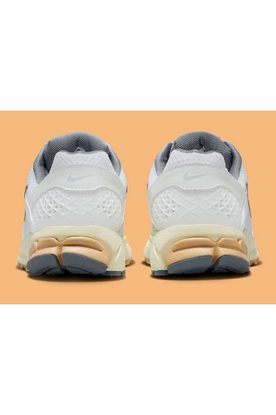 Nike Zoom Vomero 5 Summit White Pure Platinum