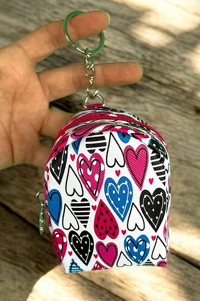 TAKIŞTIR Mixed Color Heart Figured Keychain / Wallet