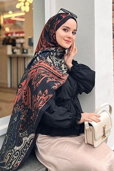carell Betül Bayrak's Choice Harmony Tile Early Silk Shawl