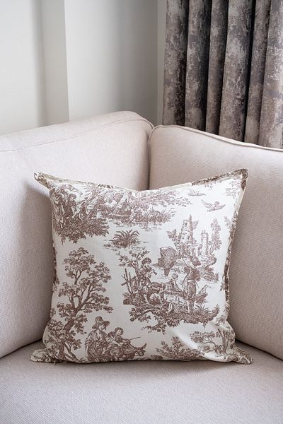 Beige & Stone Διακοσμητική μαξιλαροθήκη 50x50 με καφέ Vintage σχέδιο