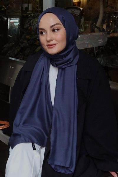 carell Aleyna Atalar's Choice Slub Double-Sided Silk Shawl Navy Blue