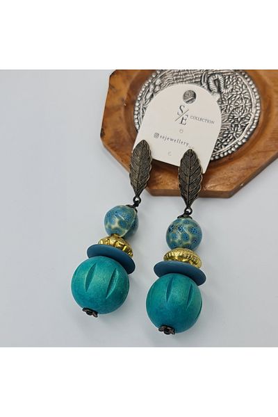 SE Jewellery Collection Selin Ersoy Bohemian Wooden Dangle Earrings – Leaf Detail, Turquoise Color (8.5 X 2.3 cm)