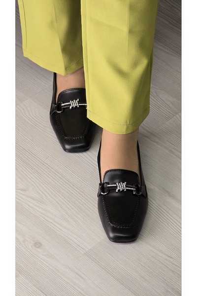 Melinta Shoes حذاء باليرينا نسائي بإبزيم حجري من ميلينتا