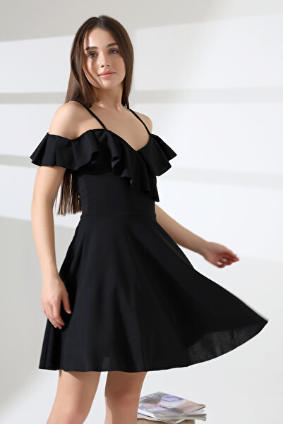 Planet Prestige Omzu Açık Volanlı Siyah Elbise