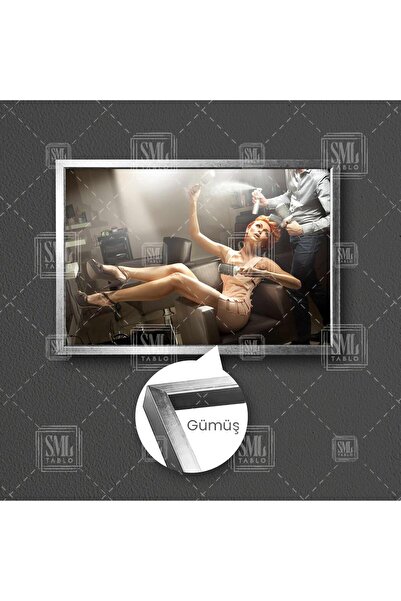 SML TABLO Saç Yaptıran Kadın Kuaför Makyaj Woman Çerçeveli Yatay Kanvas Tablo