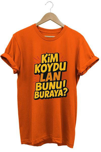 remonz Who Put This Τίτλος Unisex Regular Fit 100% βαμβακερό μπλουζάκι με μαλακή υφή με λαιμόκοψη
