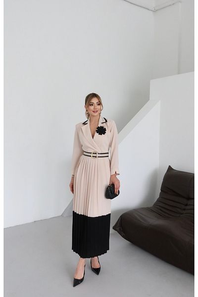 1Moda1Tarz Γυναικείο ειδικό σχέδιο μάξι φόρεμα με εισαγόμενο ύφασμα, πλισέ ζώνη και λεπτομέρεια αξεσουάρ από τριαντάφυλλο