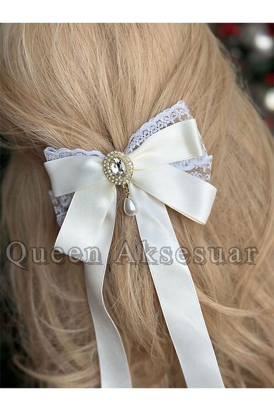QUEEN AKSESUAR Luxury Vintage Pearl with Stone Brooch Lace Satin Bow Pendant Ribbon Tailing Buckle Automatic White Cream