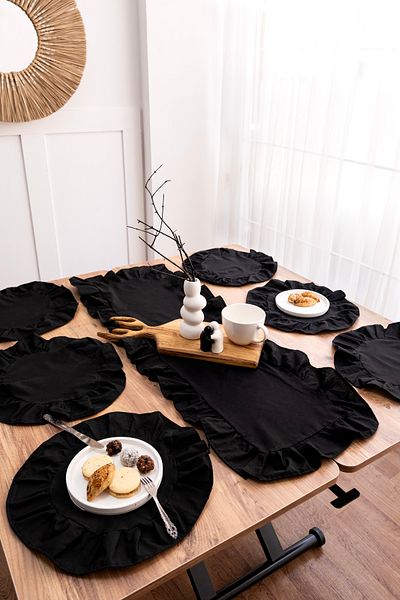 Morlay 7 Piece Ruffle Tableware Presentation Set 6 Pieces of American Service Plates + 1 Piece Ruffle Runner - 40X110 cm