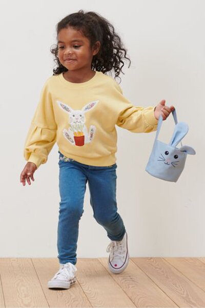 Tchibo سويت شيرت مطرز للبنات الصغار، أصفر