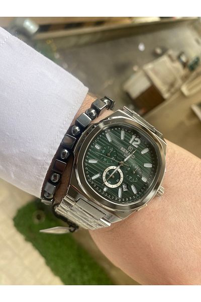 Reward Steel Wristwatch - Stylish and Modern Design