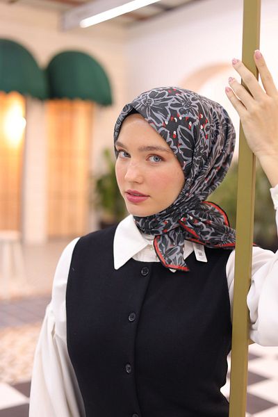 Silk Home Thin Cotton Scarf Edges Hand Stitched Daisy Garden Pattern