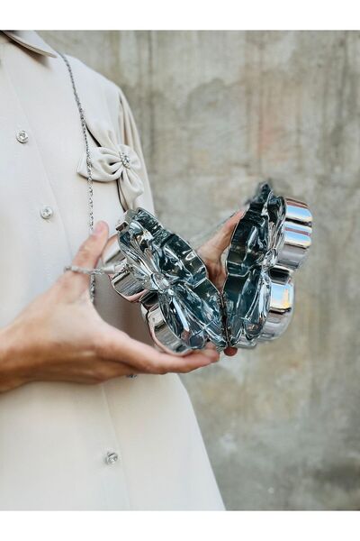 Çanta Trend Μεταλλική βραδινή τσάντα φόρεμα σε σχήμα λουλουδιού με μακριά αλυσίδα