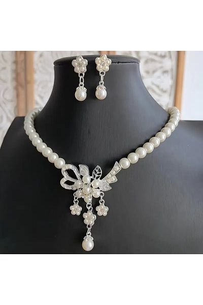 Monarque Elegant Five Petal Flower Pearl Detailed Necklace and Earrings Set