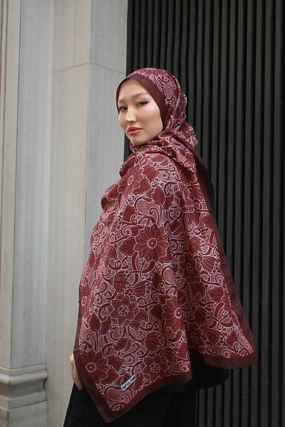 Pull Scarfs Aster Pattern Shawl - Mocha